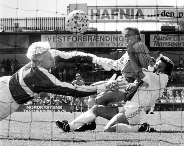 1989_brondby_schmeichel.jpg