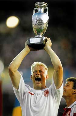 Schmeichel1992_denmark_win.jpg